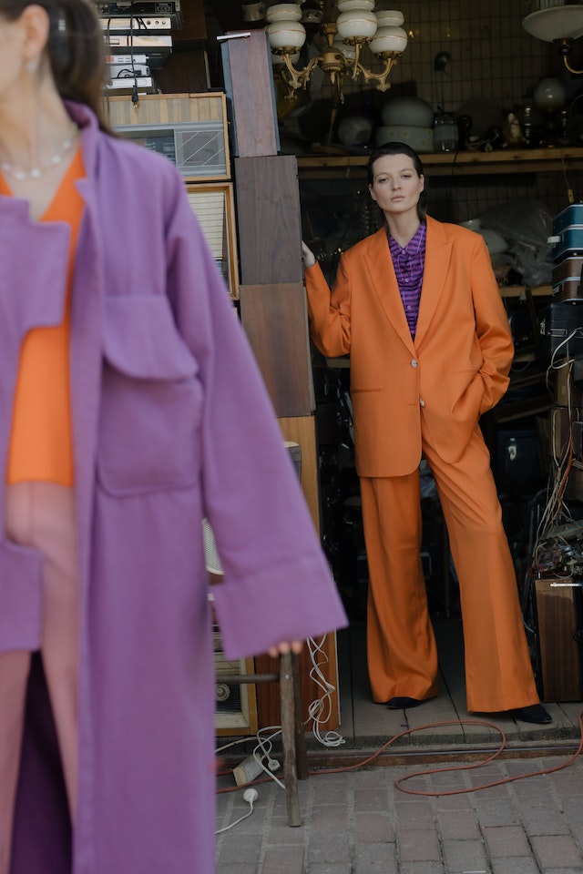 hosenanzug orange, color blocking outfit