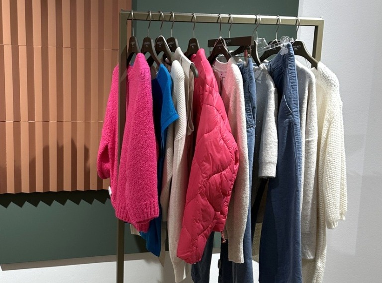 Wintersale, bunte Winterkleidung kaufen